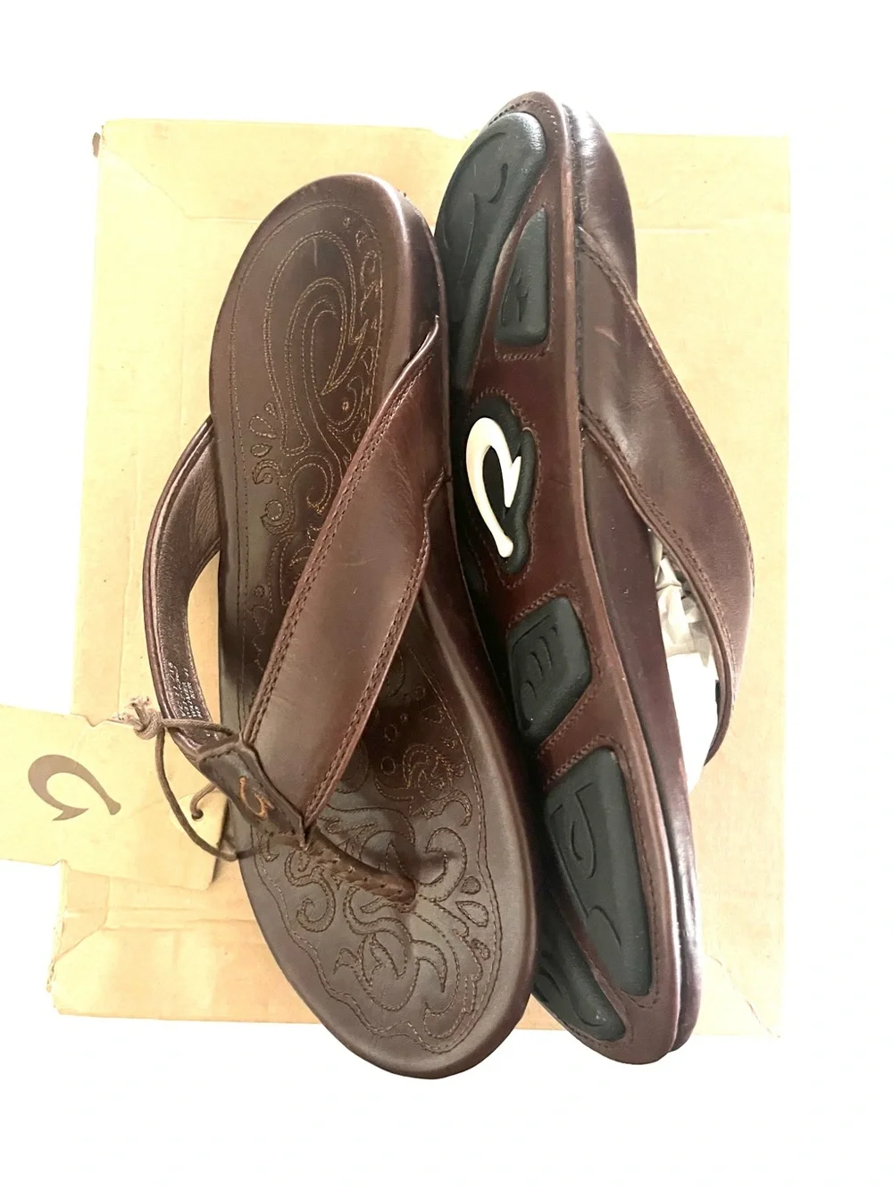 OluKai Brown Leather Thong Sandals